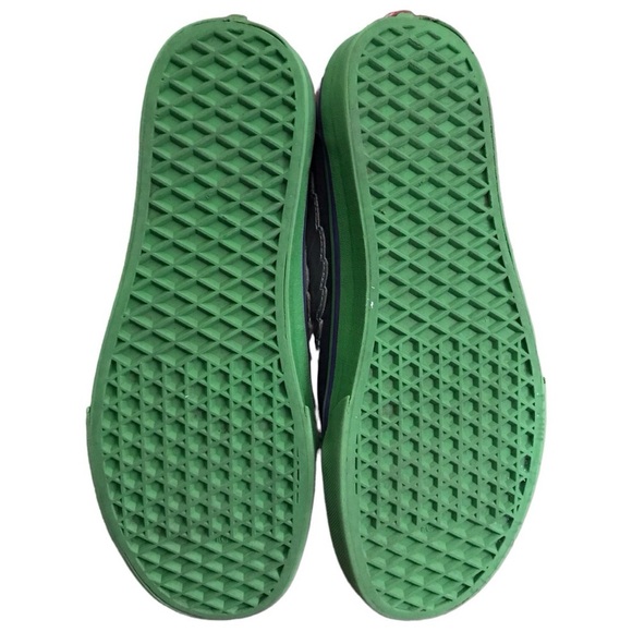 Pre-loved Vans off the Wall Men’s X Marvel old skool shoes Avengers - Picture 9 of 9